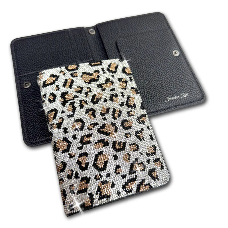 WILD LEOPARD LUX COLLECTION PASSPORT HOLDER LEOPARD SILVER